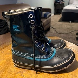 Sorel Aqua Dahlia Patent Snow Winter Boot Womens 7 MidCalf Waterproof